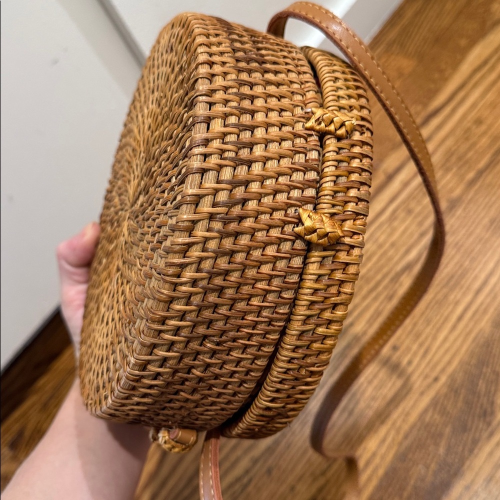 Round Rattan crossbody - Picture 4 of 4